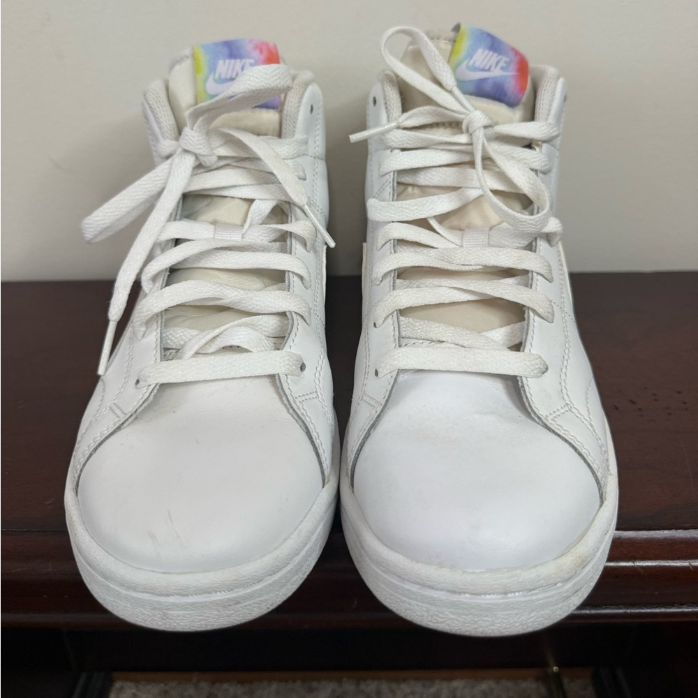 Nike women’s White High-Top Sneakers with tie-dye accents women’s 8.5